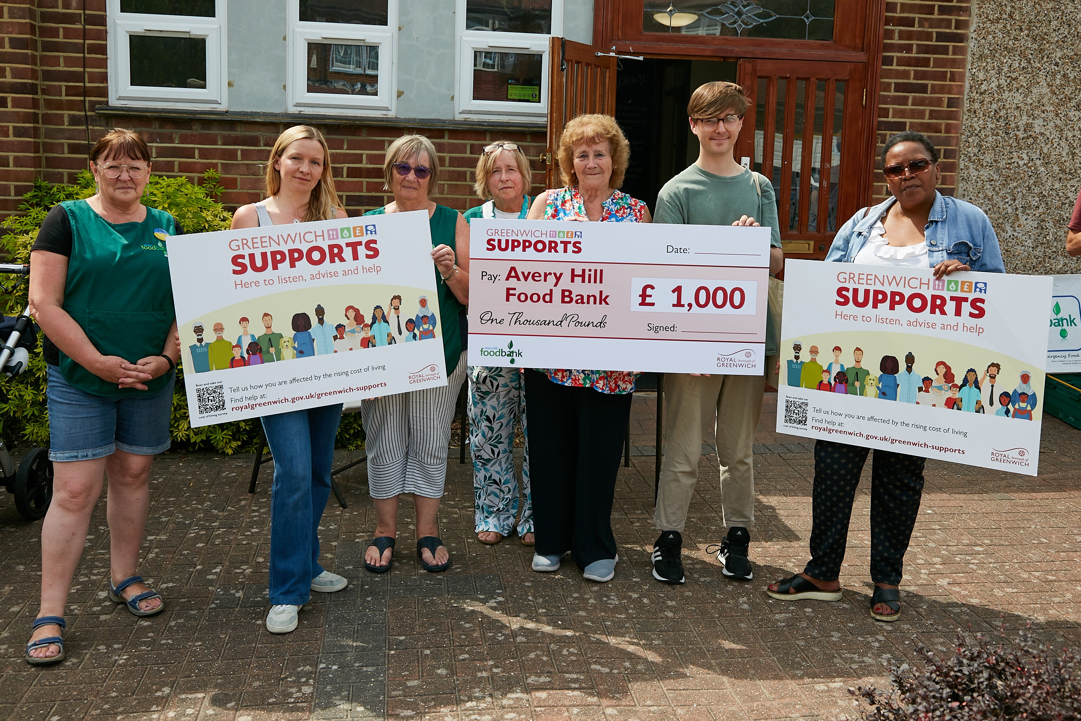 Cllrs Lauren Dingsdale, Sammy Backon, Pat Greenwell and Averil Lekau stand outside the foodbank with volunteers