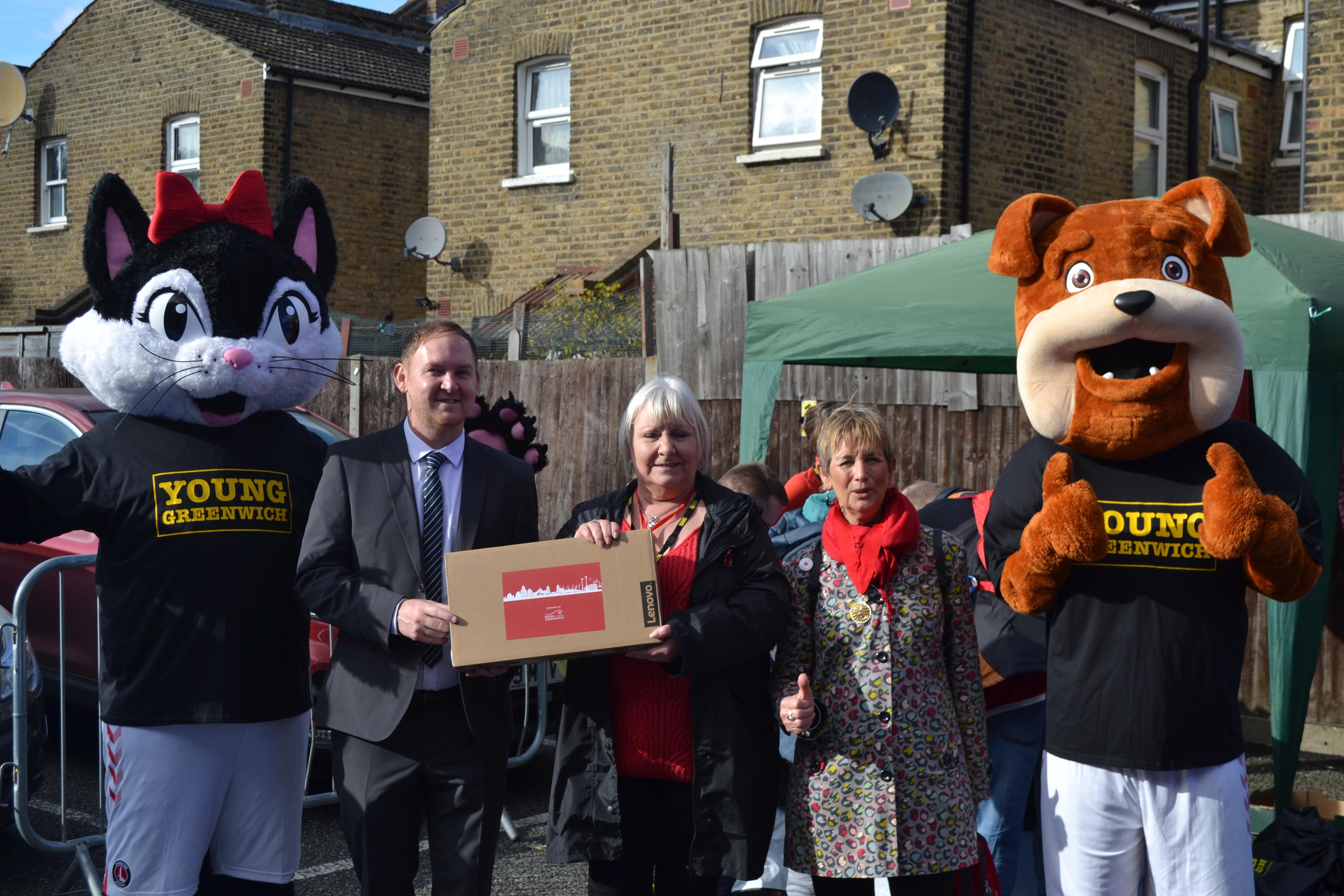 Cllr Danny Thorpe donates laptops