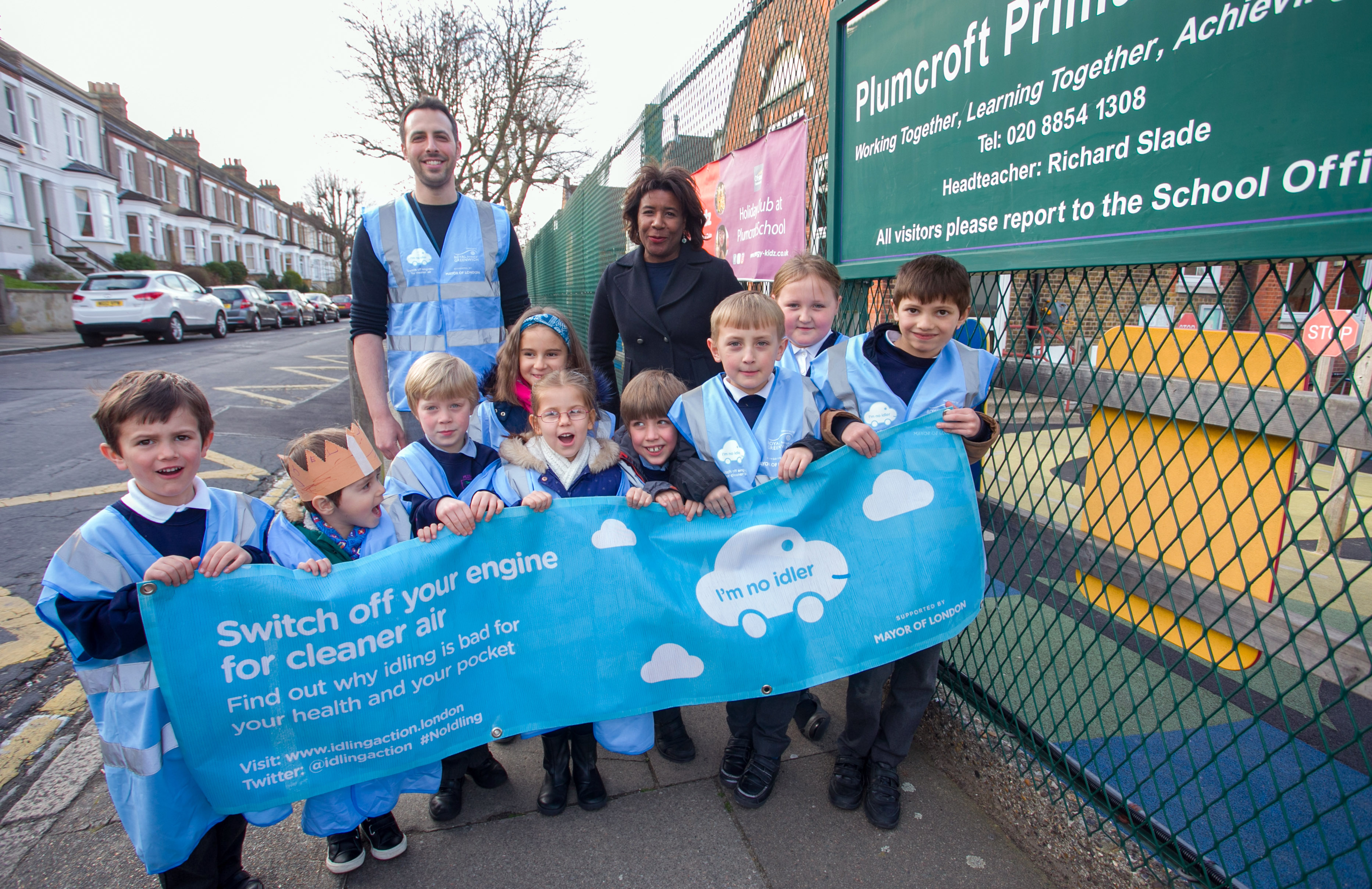 Cllr Denise Scott-Macdonald with local school children.