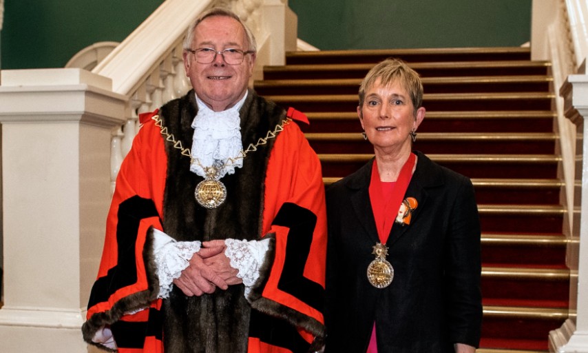 Outgoing Mayor Cllr Mick Hayes with incoming Mayor Cllr Bird at Mayor Cllr Mick Hayes' inauguration in 2019