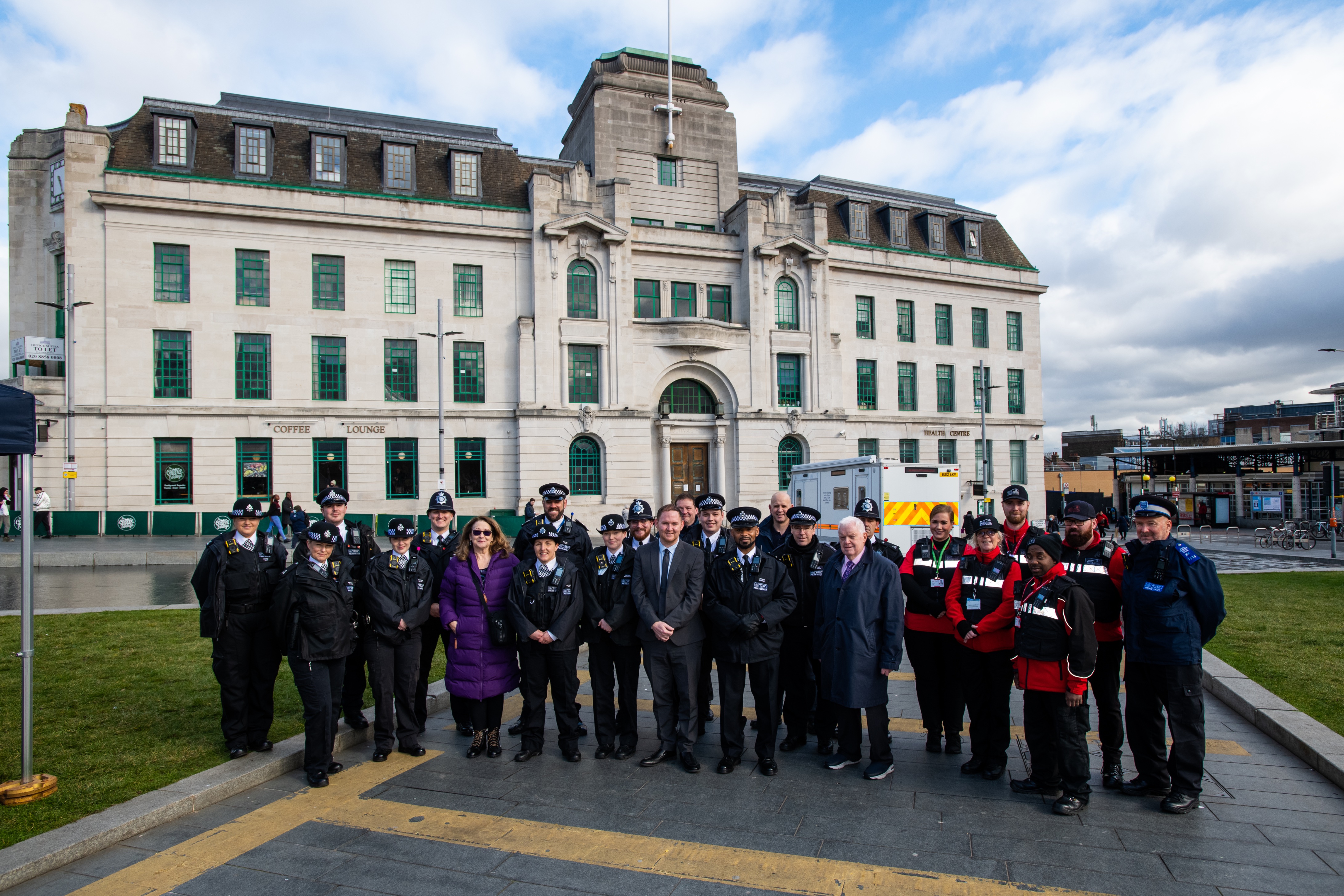 The new Woolwich Town Centre police team with Cllrs Danny Thorpe, Jackie Smith and John Fahy