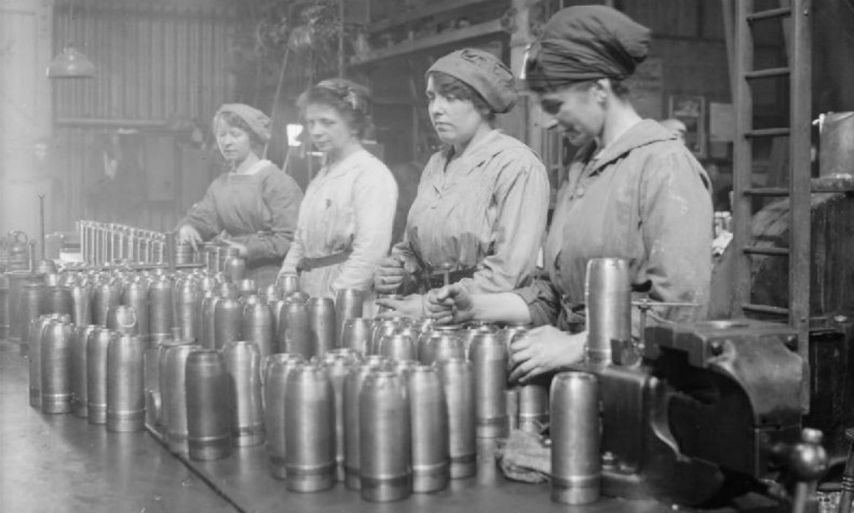 Picture of the women in world war two