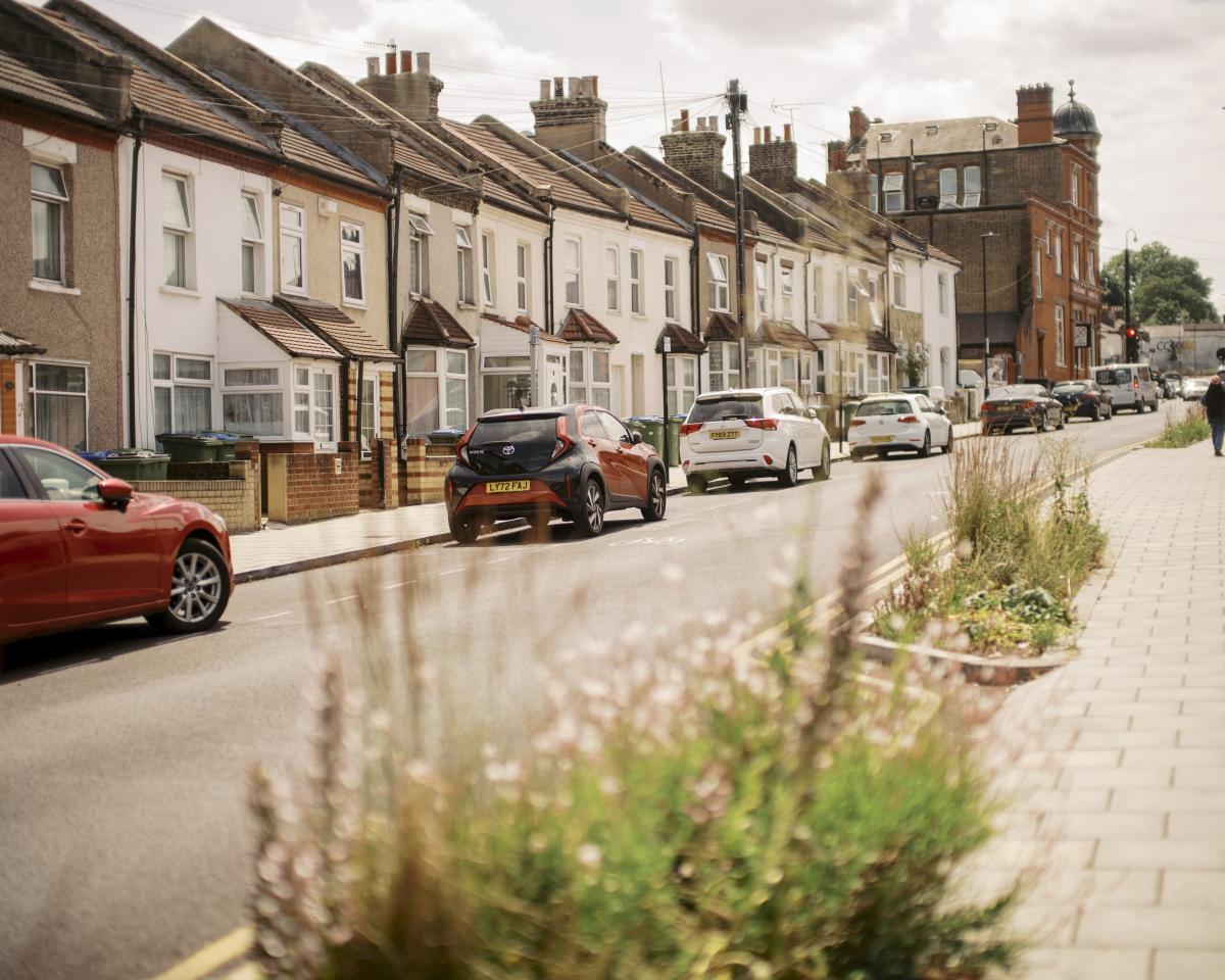 A picture showing a street in the Royal Borough of Greenwich which includes elements of what makes up a Sustainable Street