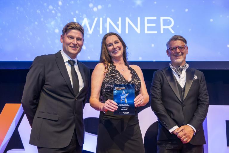 Susan Murray collects her award at the ASCP awards