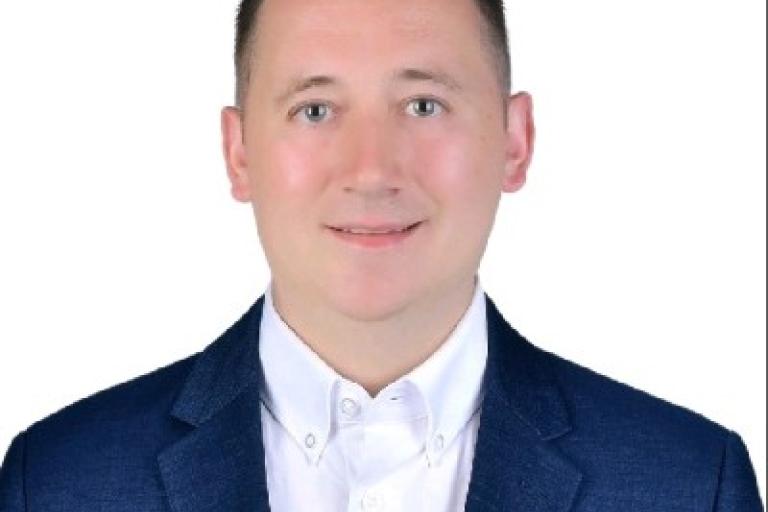 headshot of Alexis Lazarou