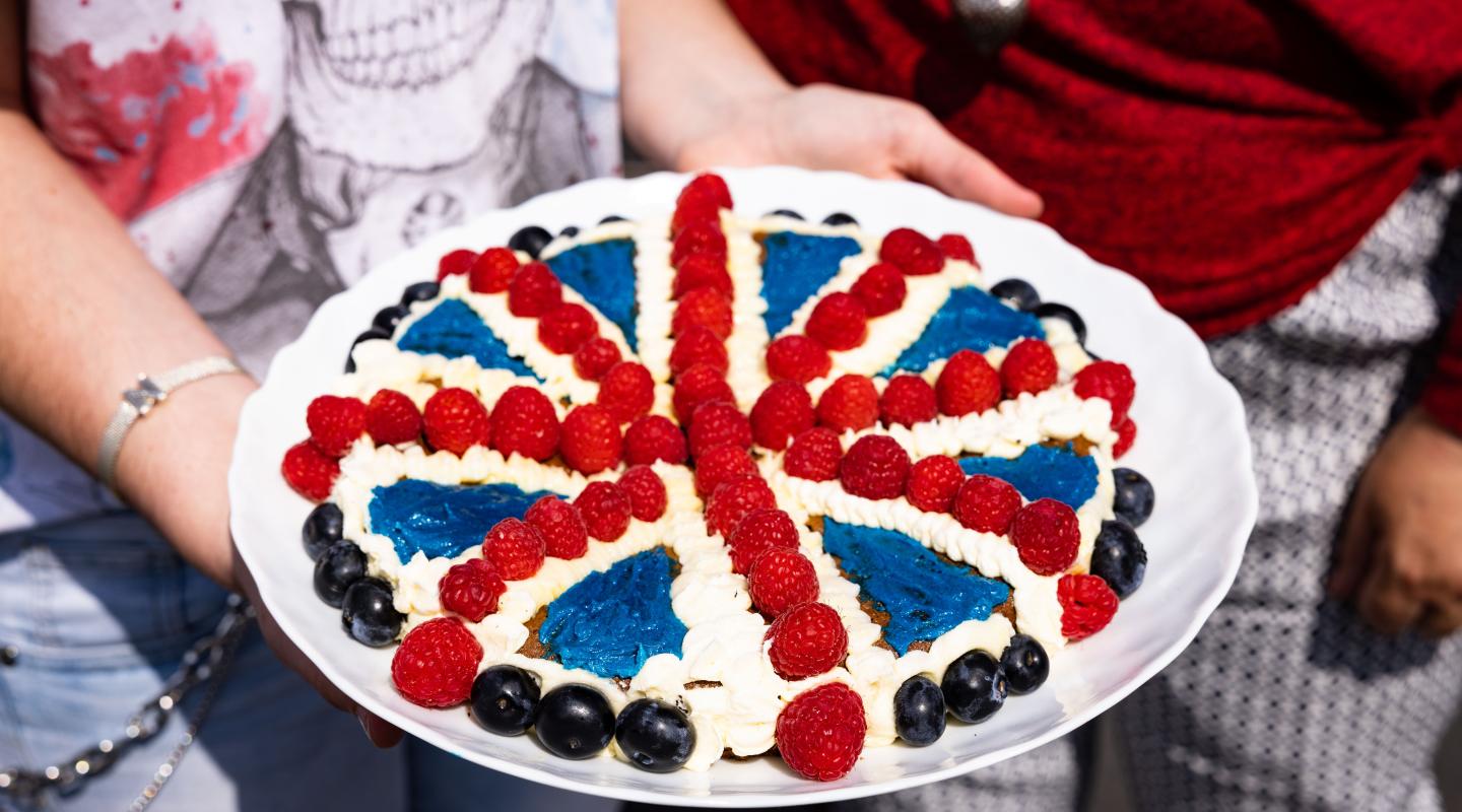 A cake iced with the union flag
